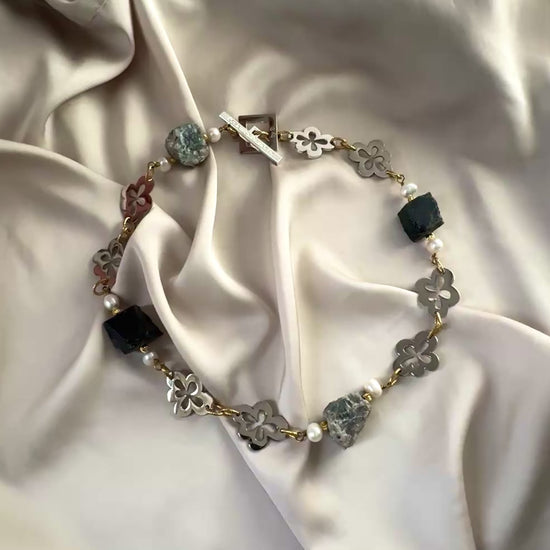 video på Halsband Labradorit Obsidian Sterling Silver 18K Guld - 50cm - Grå Flerfärgad - design by brandeby