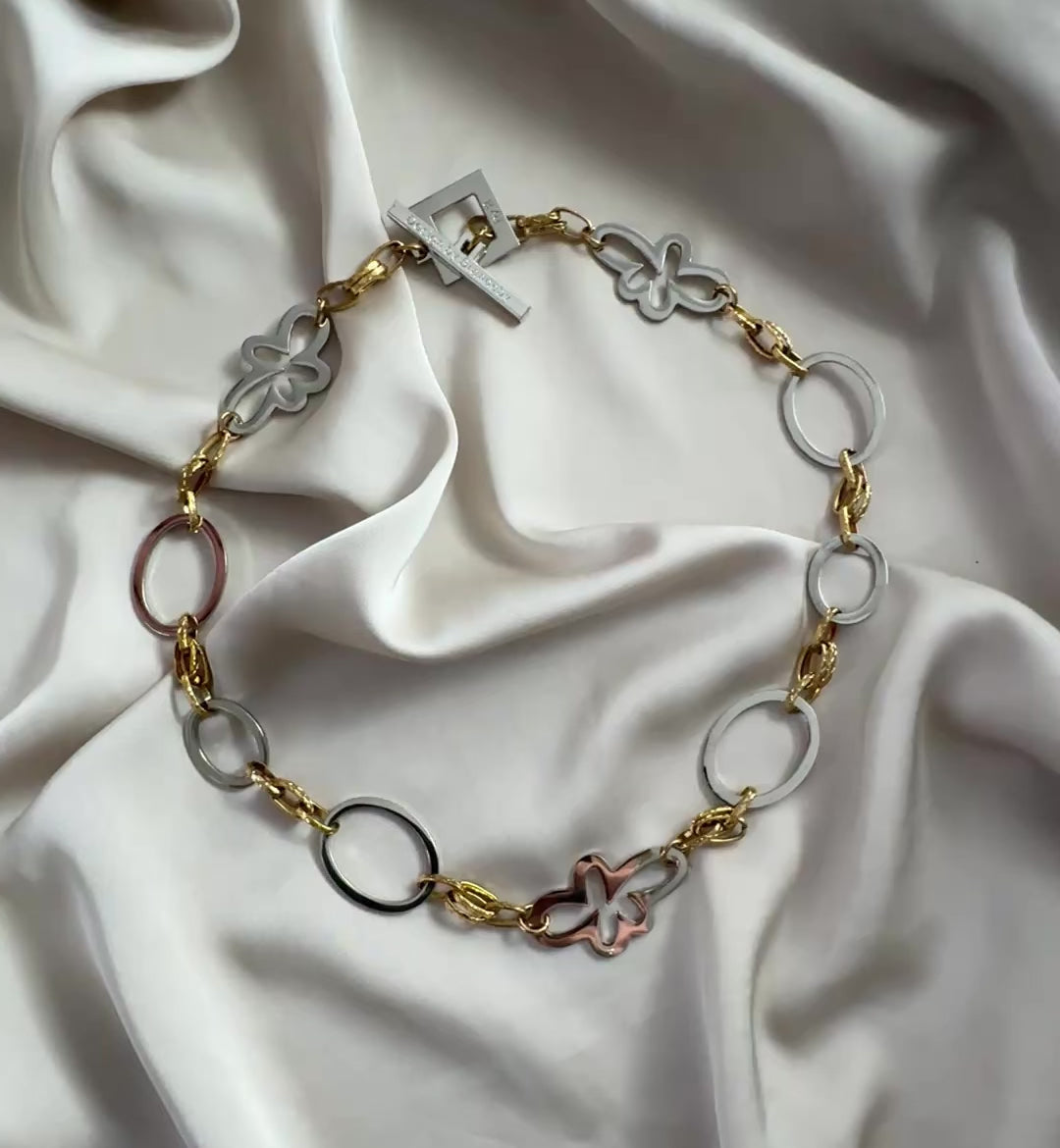 video på Halsband i silver- & guldpläterat rostfritt stål 50cm – Golden Rope | Design by Brandeby