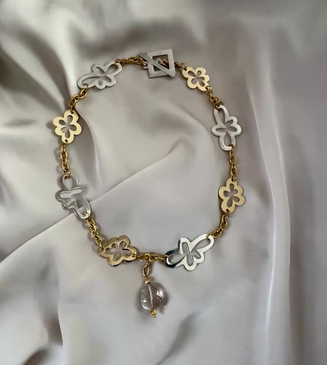 video på Halsband Silver 18K Guldpläterat - Blommor - kedja - 53cm - Silver Guld - design by brandeby