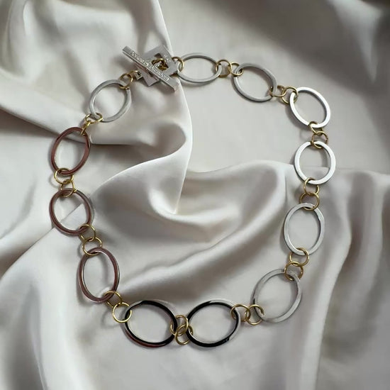 video med Halsband Silver 18K Guldpläterat - Cirkelkedja - 55cm - Silver Guld - design by brandeby