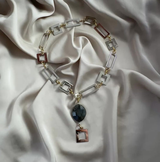 video på Halsband Sterling Silver 18K Guldpläterat - Labradorit - 80cm - Blå Grå Guld - design by brandeby