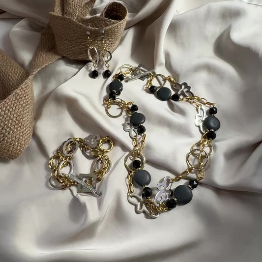 video på Flexibelt Halsband Svart Onyx - 50-100 cm - guld silver svart - design by brandeby