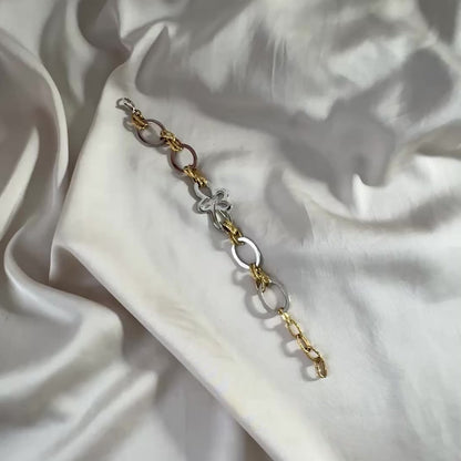 video med Armband i silver- & guldpläterat rostfritt stål 23cm – Gold Silver | Design by Brandeby