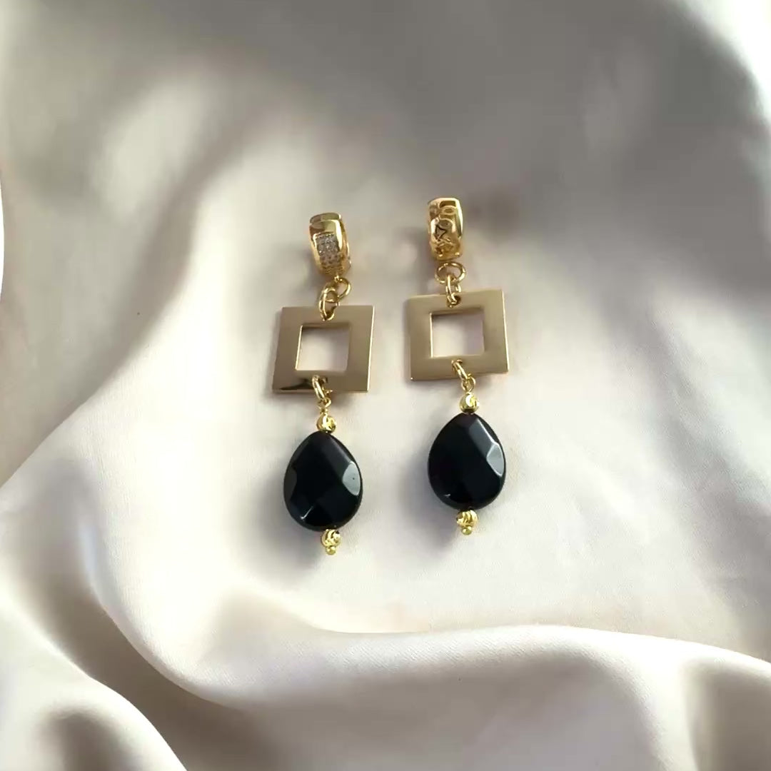 video på Shadow of Gold Örhängen - Svart Onyx Guld Handgjorda Sverige - designbybrandeby