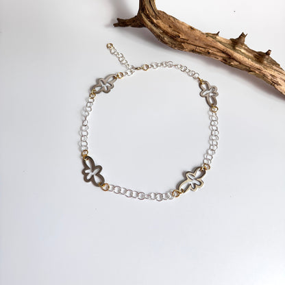kort blom halsband med handgjord kedja design by brandeby