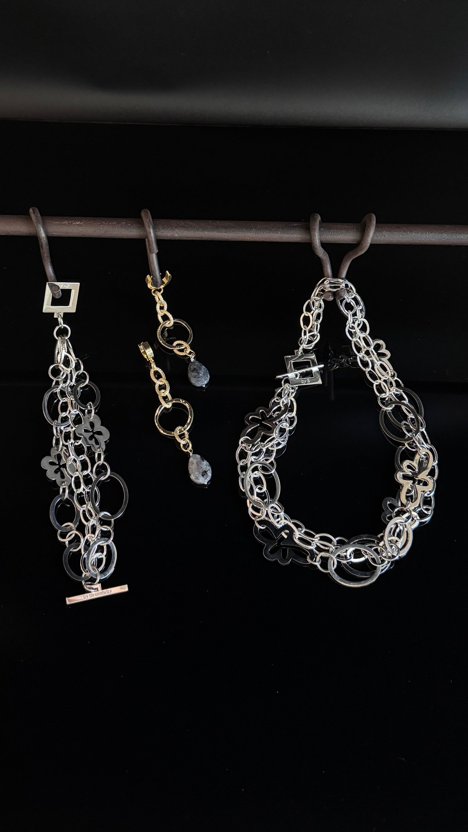 The One Silver – Elegant halsband med sterling silver-plätering i tidlös design, handgjort och unikt från Design by Brandeby"
