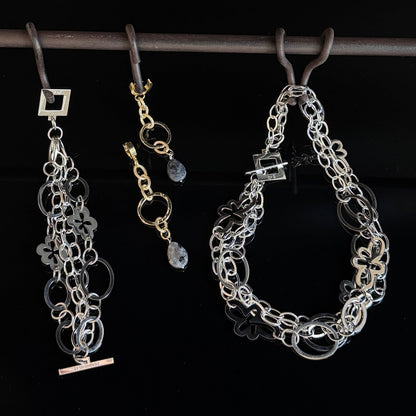 The One Silver – Elegant halsband med sterling silver-plätering i tidlös design, handgjort och unikt från Design by Brandeby"
